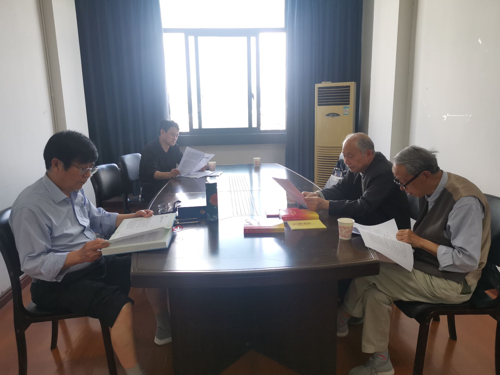 书香浸润桑榆 阅读点亮人生