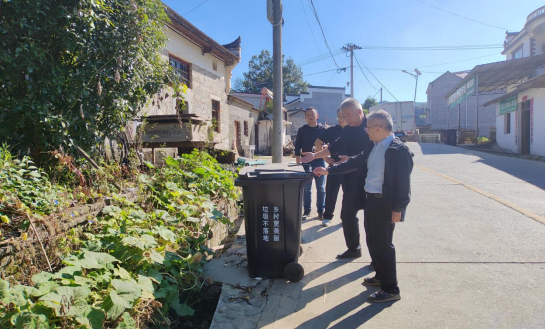 市住建局多措并举保障国庆期间乡村旅游环境卫生